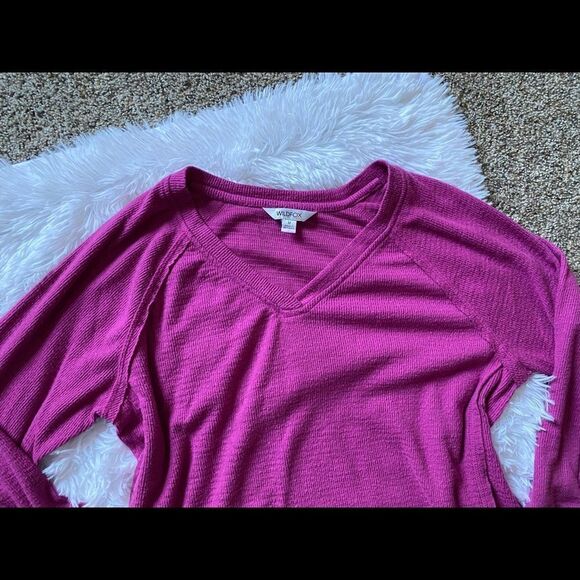 Wildfox Haley Brushed Thermal Waffle Top
Lightweight Vneck Long Sleeves Medium - Picture 6 of 6